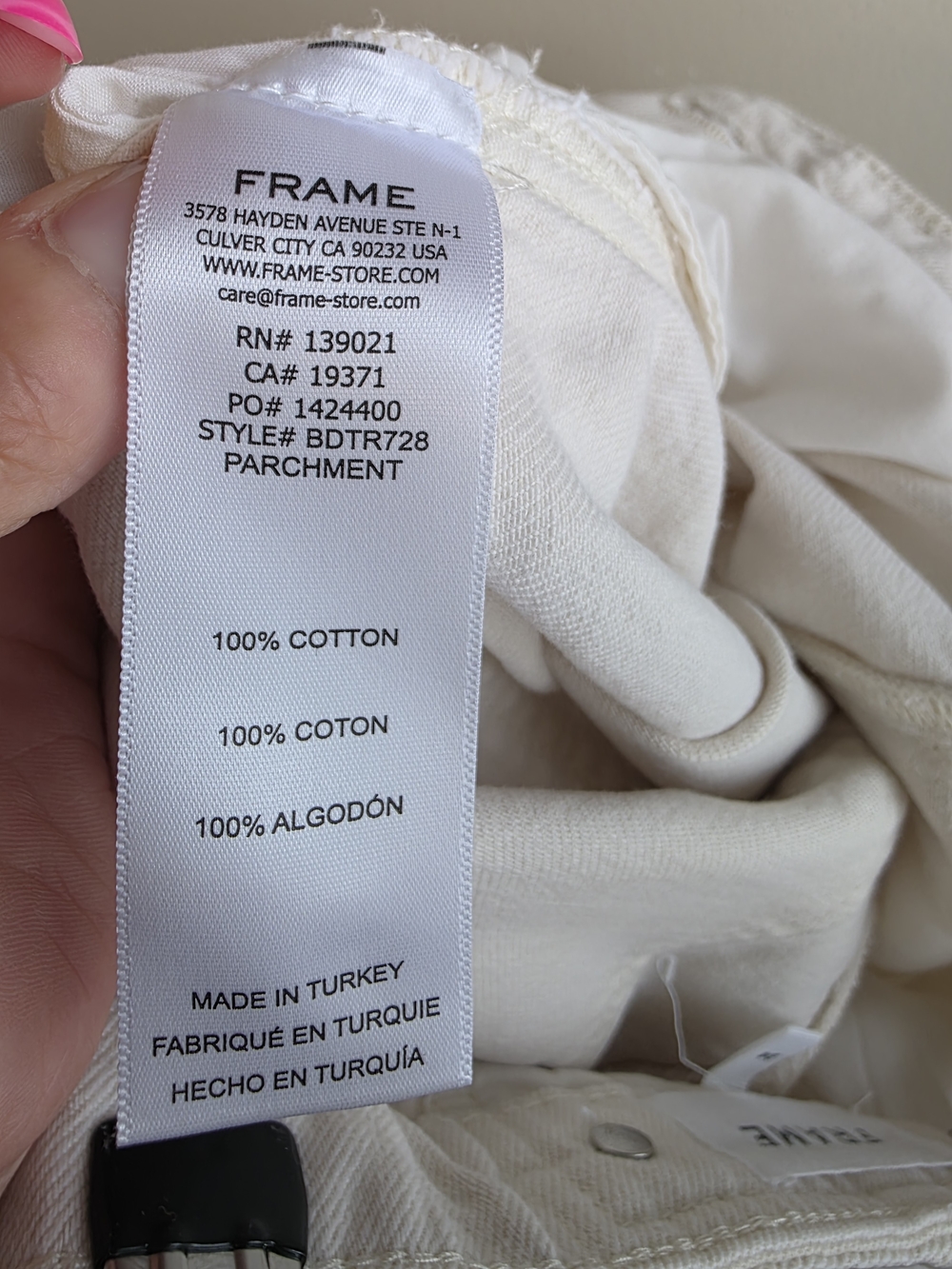 FRAME Barrel Leg Jeans Cropped Button Detail Parchment White 24 Like New - Picture 8 of 9